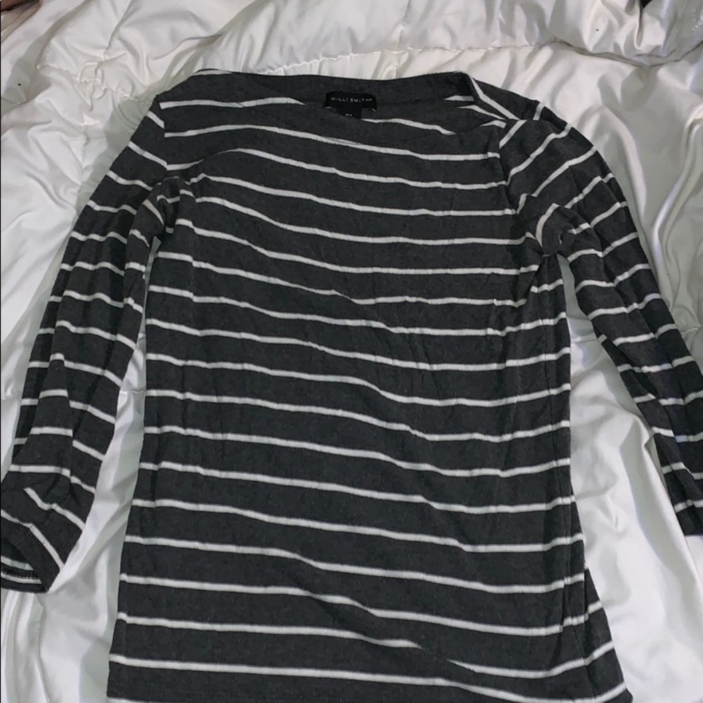 long sleeved gray and white shirt